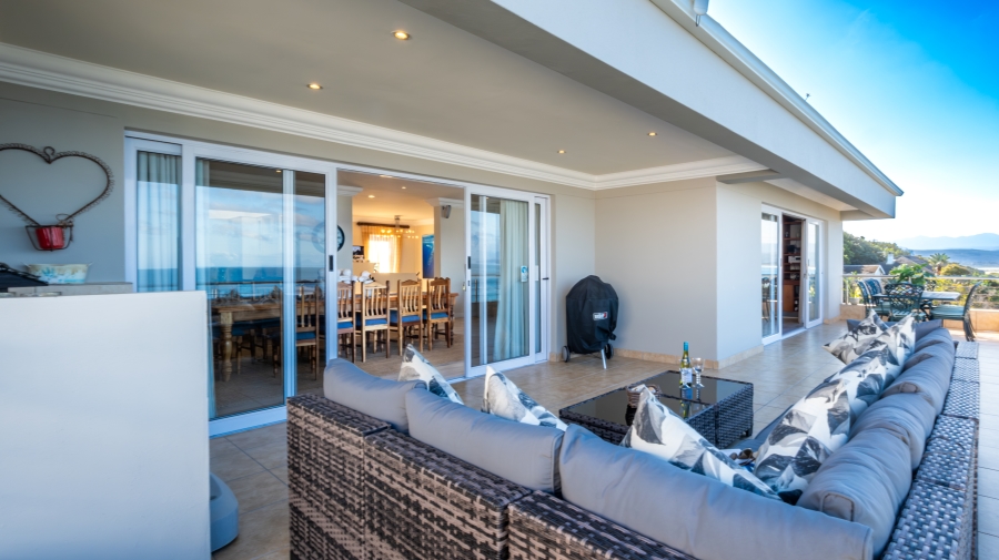 7 Bedroom Property for Sale in Beacon Isle Western Cape